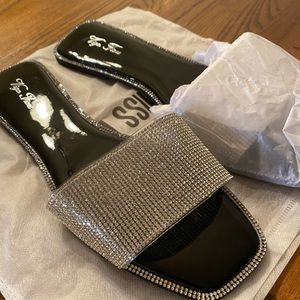 Miss Lola Boutique slides